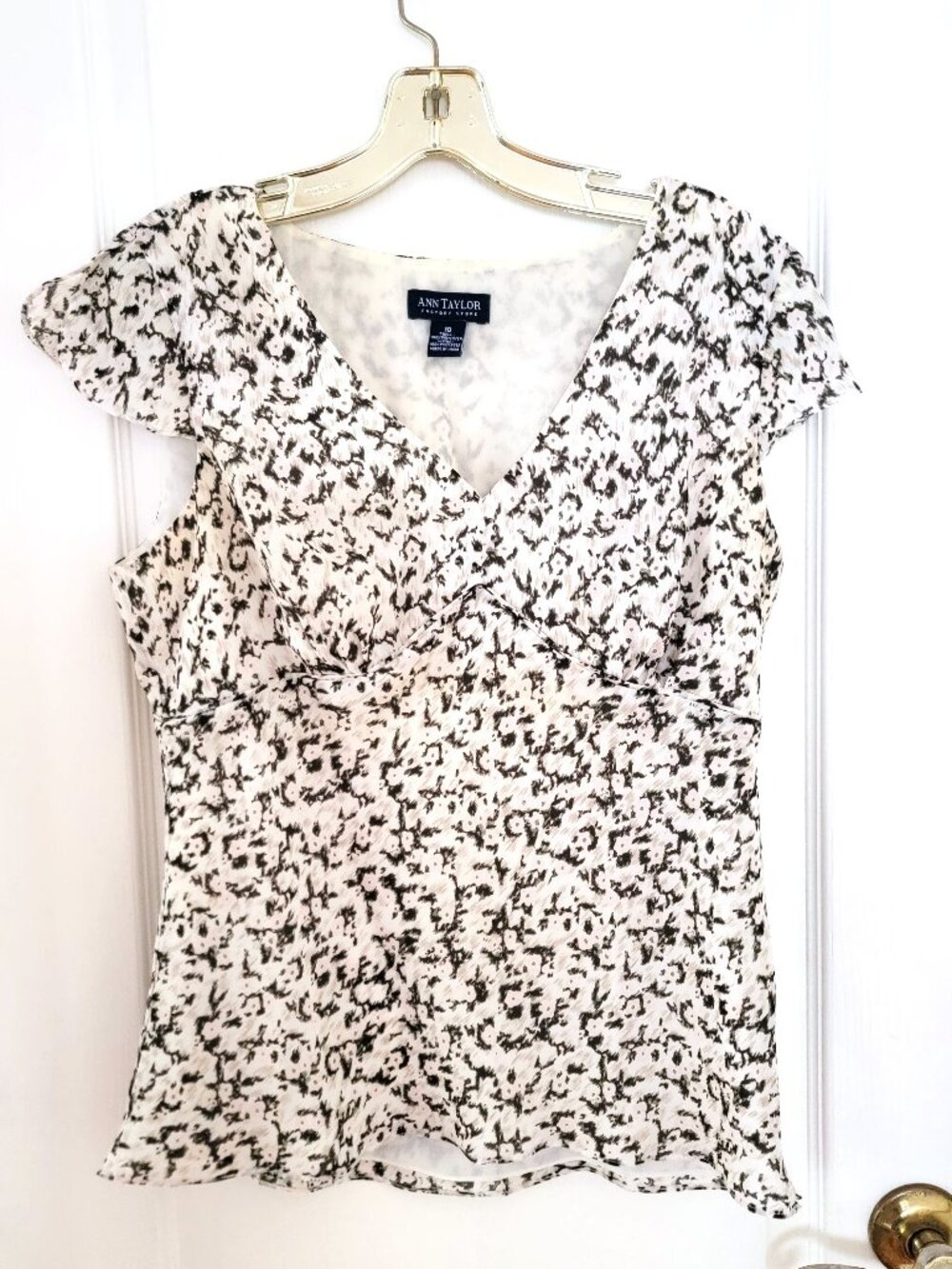 ANN TAYLOR FACTORY PRINT CHIFFON TOP